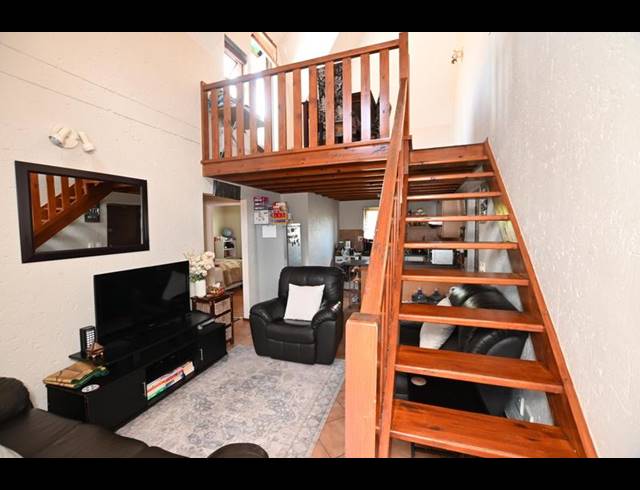 2 BEDROOM APARTMENT FOR SALE IN LONEHILL